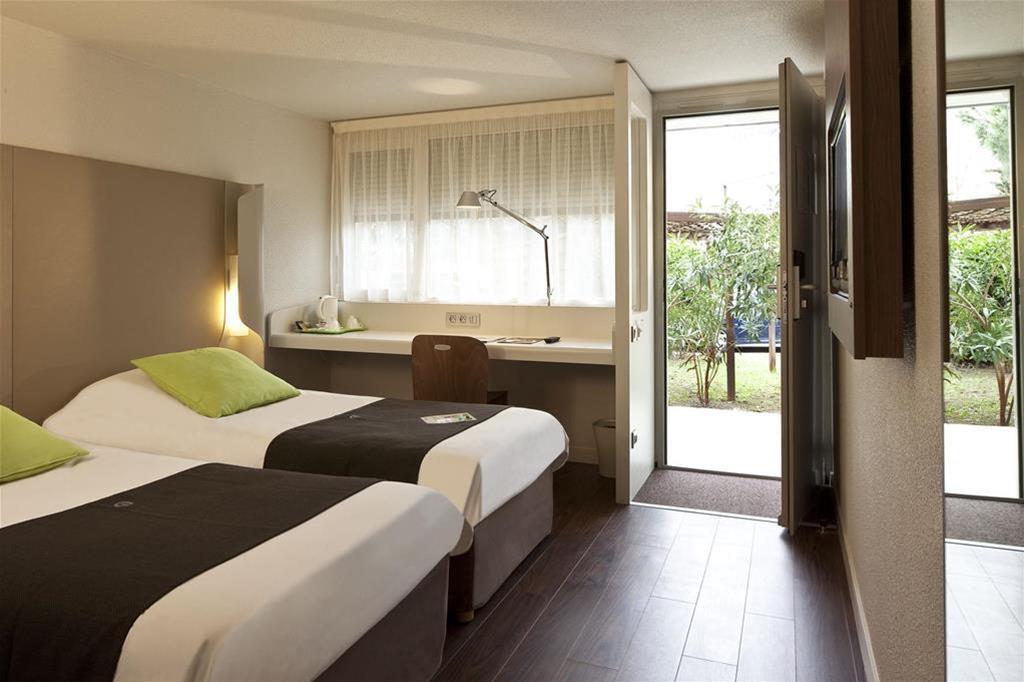 Campanile Arles Hotel Room photo