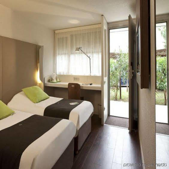 Campanile Arles Hotel Exterior photo